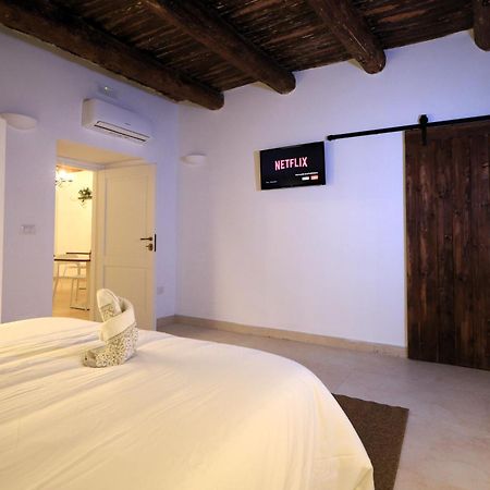 Ai 13 Gradoni Di Chiaia Bed & Breakfast Napoli Bagian luar foto