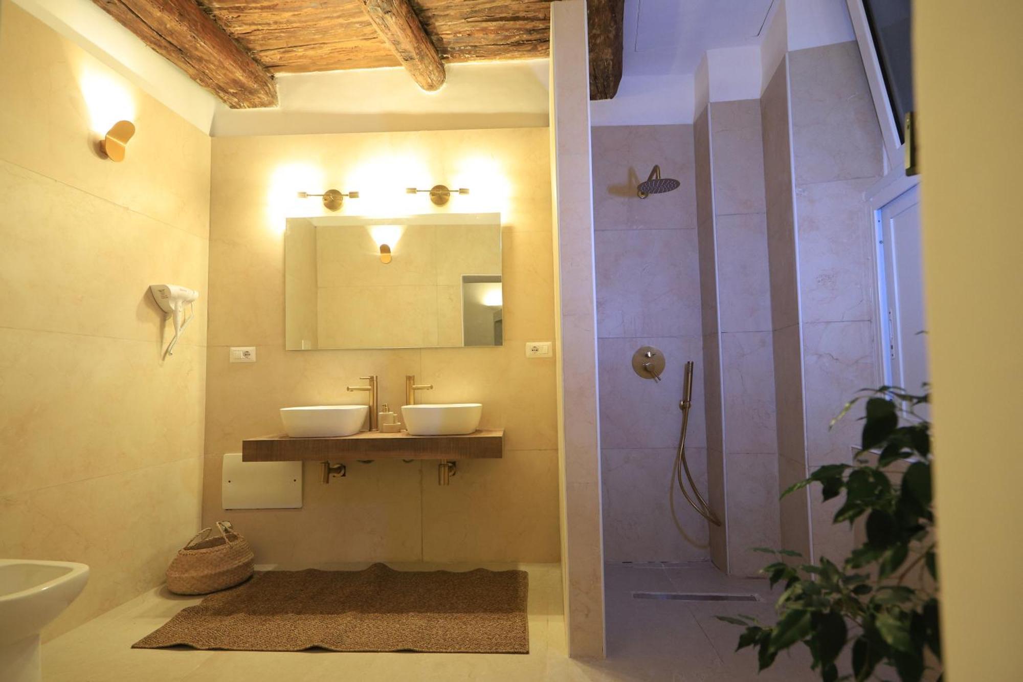 Ai 13 Gradoni Di Chiaia Bed & Breakfast Napoli Bagian luar foto