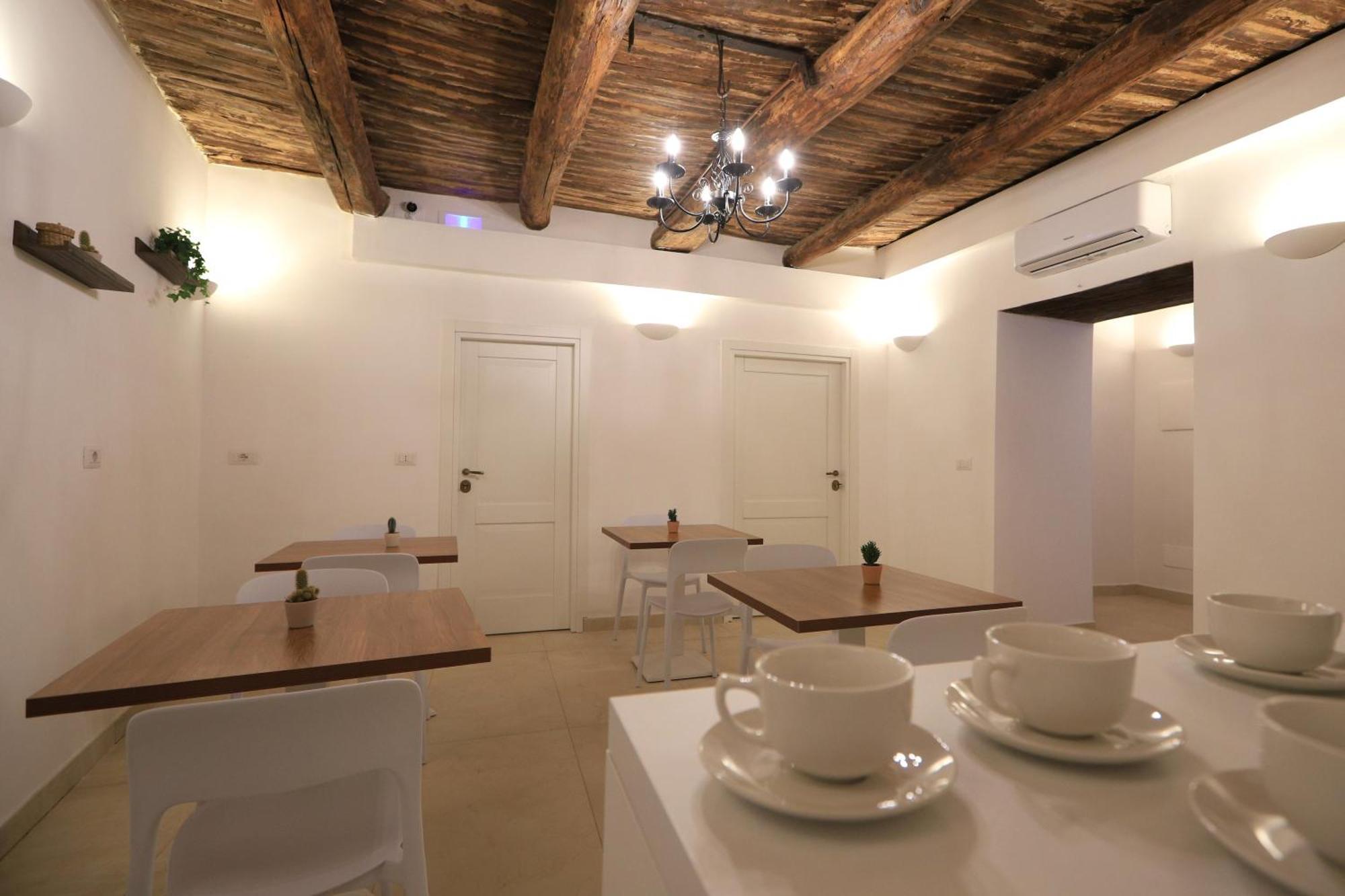Ai 13 Gradoni Di Chiaia Bed & Breakfast Napoli Bagian luar foto
