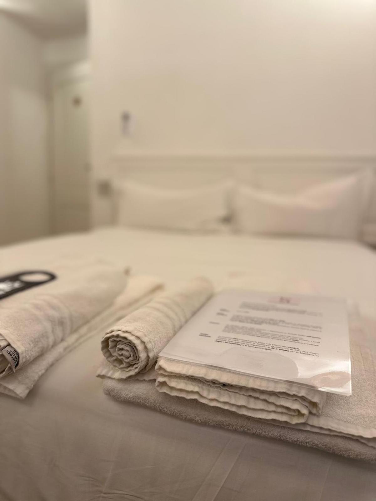 Ai 13 Gradoni Di Chiaia Bed & Breakfast Napoli Bagian luar foto